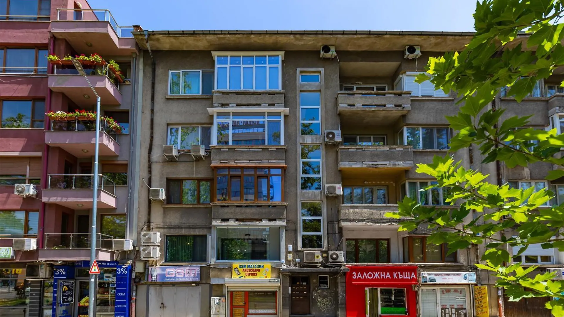 Happy People Plovdiv - Grey 1-Bd Apartment By Flat Mаnager