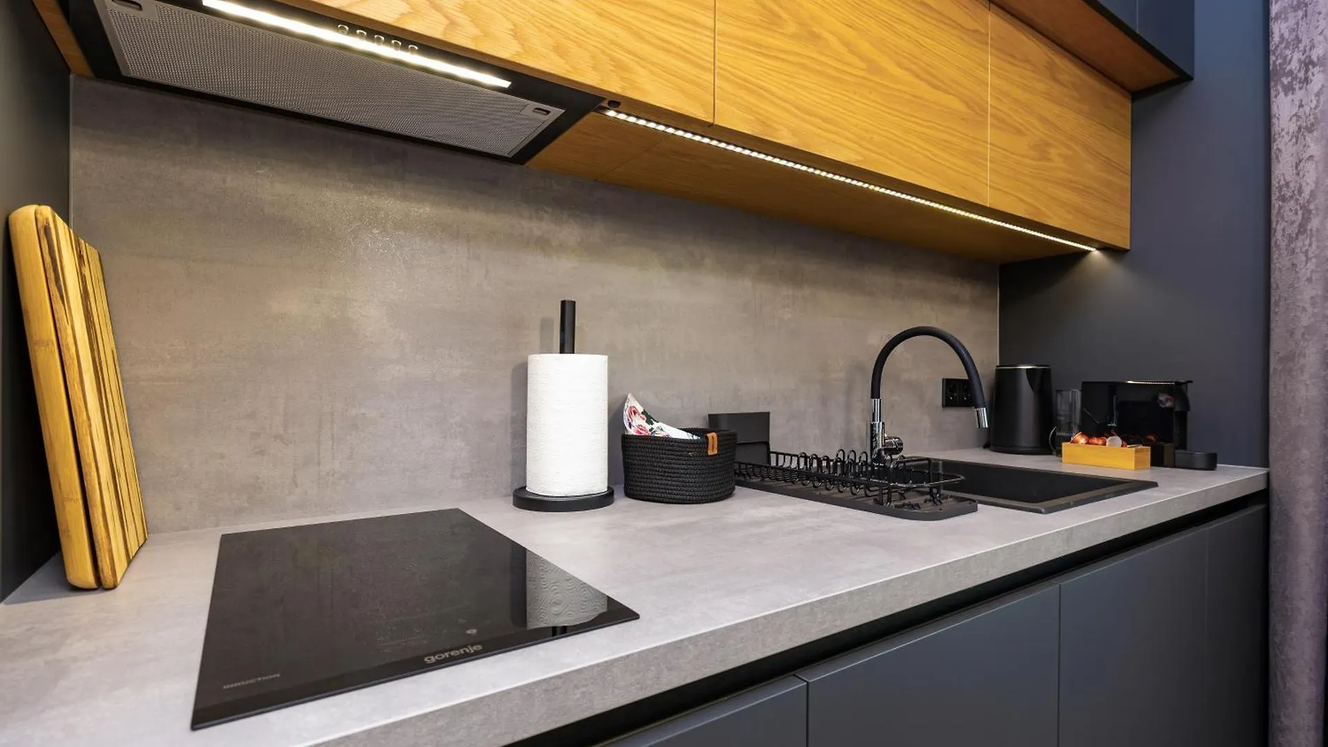 Happy People Plovdiv - Grey 1-Bd Apartment By Flat Mаnager